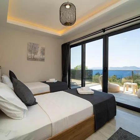 Villa With Sea View And Heated Pool Mariposa