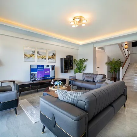 With Sea View And Heated Pool Mariposa וילה