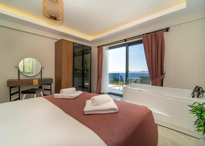 Villa With Sea View And Heated Pool Mariposa