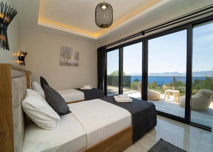 Vila With Sea View And Heated Pool Mariposa *